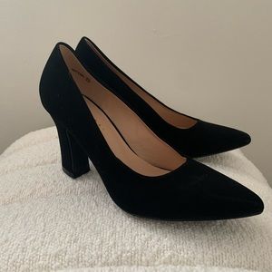 BLACK PUMPS